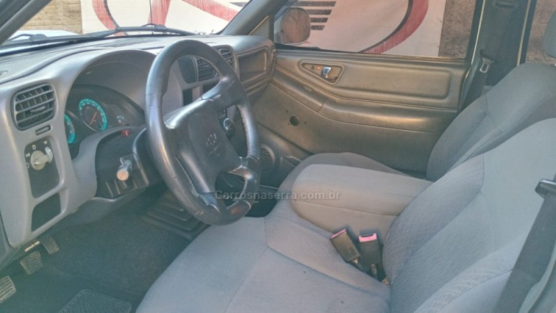 S10 2.4 ADVANTAGE 4X2 CD 8V FLEX 4P MANUAL - 2010 - CAXIAS DO SUL