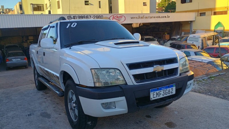 S10 2.4 ADVANTAGE 4X2 CD 8V FLEX 4P MANUAL - 2010 - CAXIAS DO SUL