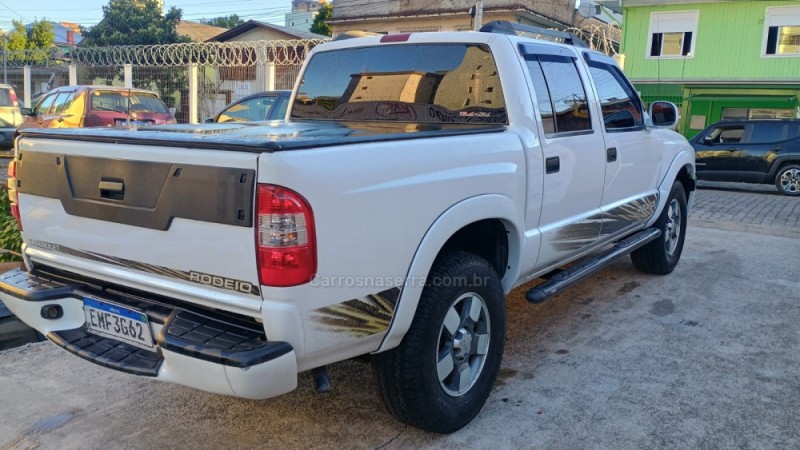 S10 2.4 ADVANTAGE 4X2 CD 8V FLEX 4P MANUAL - 2010 - CAXIAS DO SUL