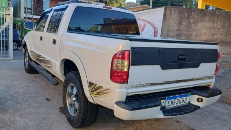 S10 2.4 ADVANTAGE 4X2 CD 8V FLEX 4P MANUAL - 2010 - CAXIAS DO SUL