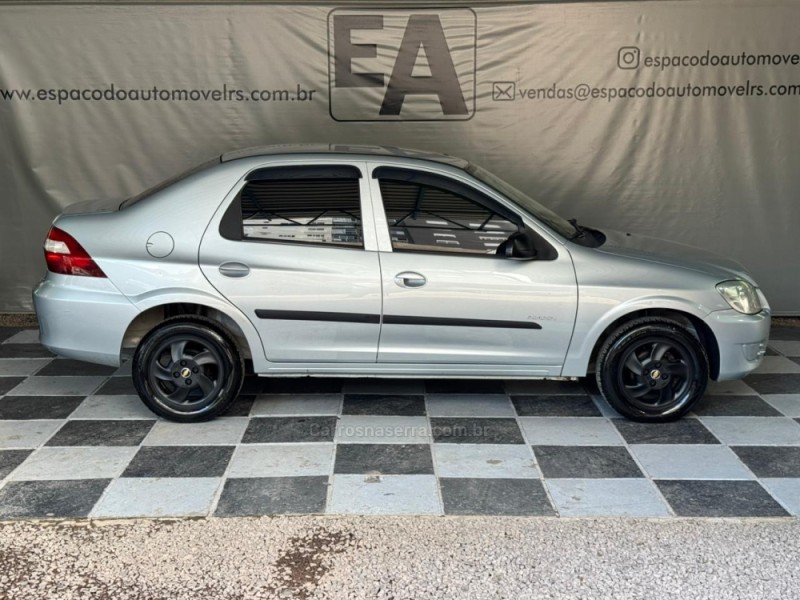 PRISMA 1.0 MPFI VHCE MAXX 8V FLEX 4P MANUAL - 2010 - NOVA PRATA