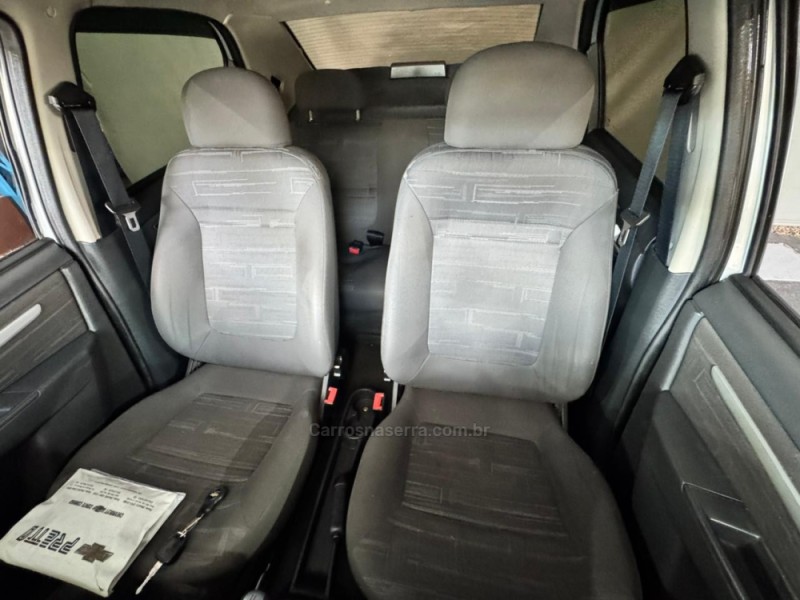 PRISMA 1.0 MPFI VHCE MAXX 8V FLEX 4P MANUAL - 2010 - NOVA PRATA