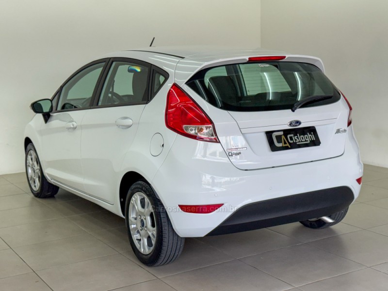 FIESTA 1.6 SE HATCH 16V FLEX 4P AUTOMÁTICO - 2014 - CARLOS BARBOSA