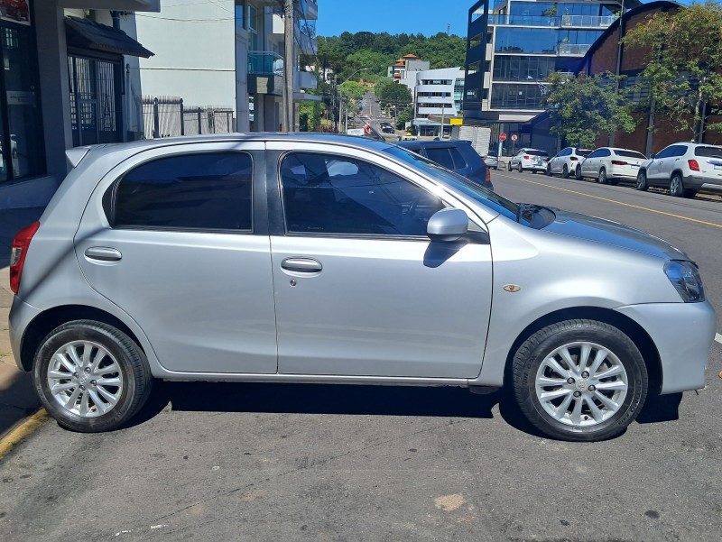 ETIOS 1.5 XLS 16V FLEX 4P MANUAL - 2014 - FLORES DA CUNHA