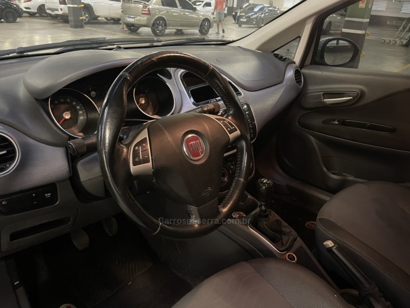 PUNTO 1.4 ATTRACTIVE ITALIA 8V FLEX 4P MANUAL - 2016 - CAXIAS DO SUL