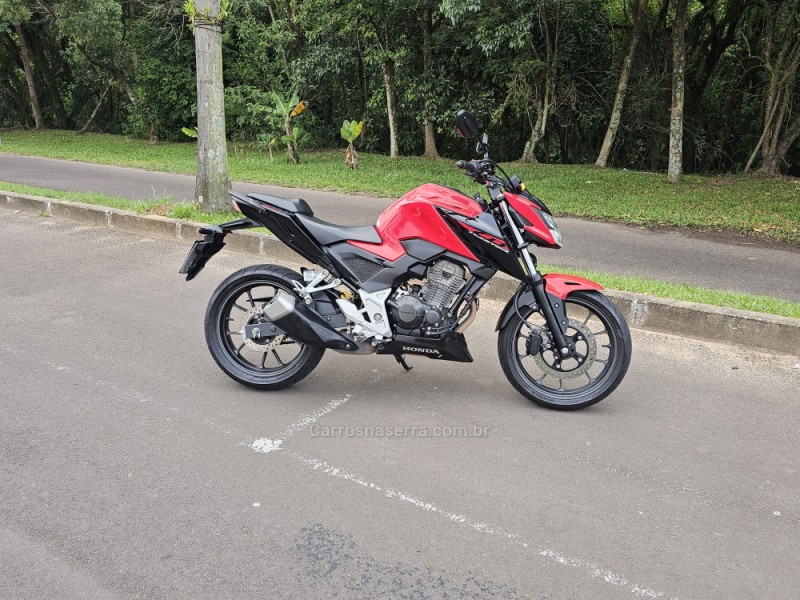 CB 300F TWISTER ABS - 2023 - CAMPO BOM