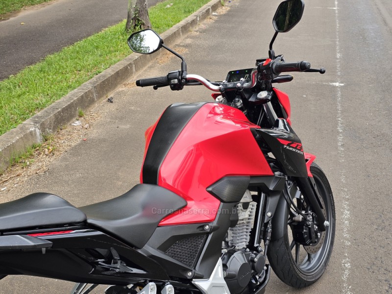CB 300F TWISTER ABS - 2023 - CAMPO BOM
