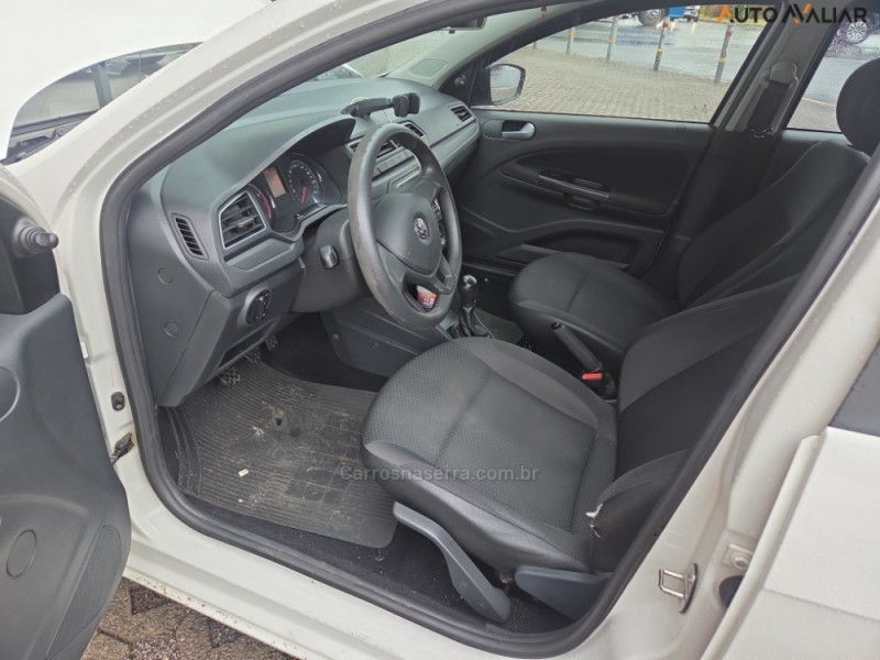 VOYAGE 1.0 MI TRENDLINE 8V FLEX 4P MANUAL - 2011 - BENTO GONçALVES
