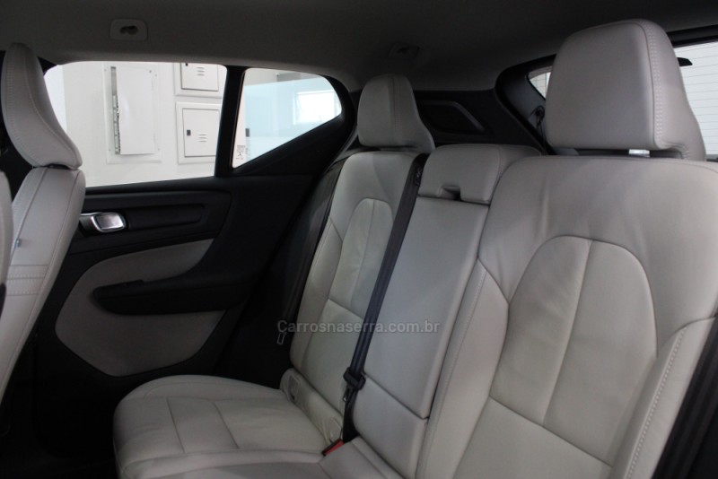 XC 40 1.5 T5 RECHARGE INSCRIPTION EXPRESSION HÍBRIDO 4P AUTOMÁTICO - 2022 - CAXIAS DO SUL