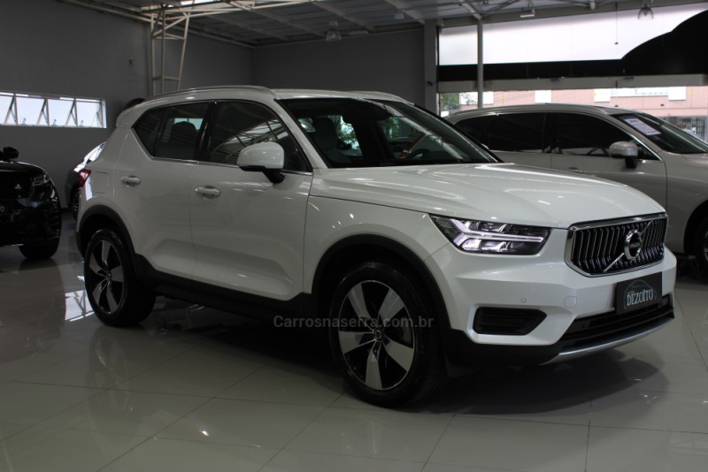XC 40 1.5 T5 RECHARGE INSCRIPTION EXPRESSION HÍBRIDO 4P AUTOMÁTICO - 2022 - CAXIAS DO SUL