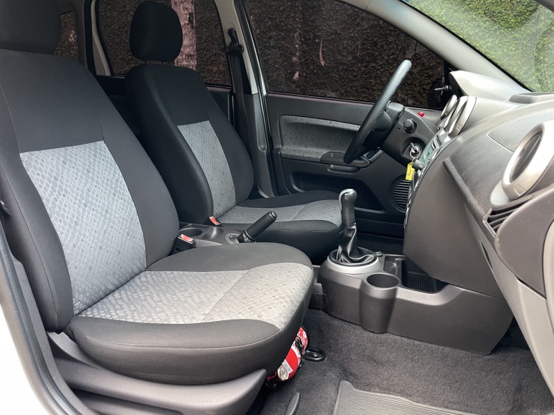 FIESTA 1.6 MPI CLASS HATCH 8V FLEX 4P MANUAL - 2013 - CAXIAS DO SUL