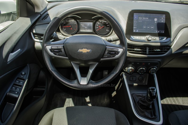 ONIX 1.0 LT 12V TURBO FLEX 4P MANUAL - 2023 - NOVO HAMBURGO