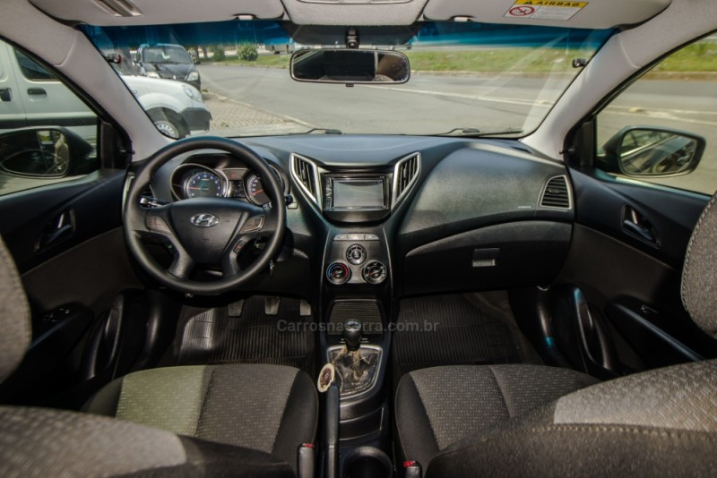 HB20 1.0 COMFORT 12V FLEX 4P MANUAL - 2017 - NOVO HAMBURGO