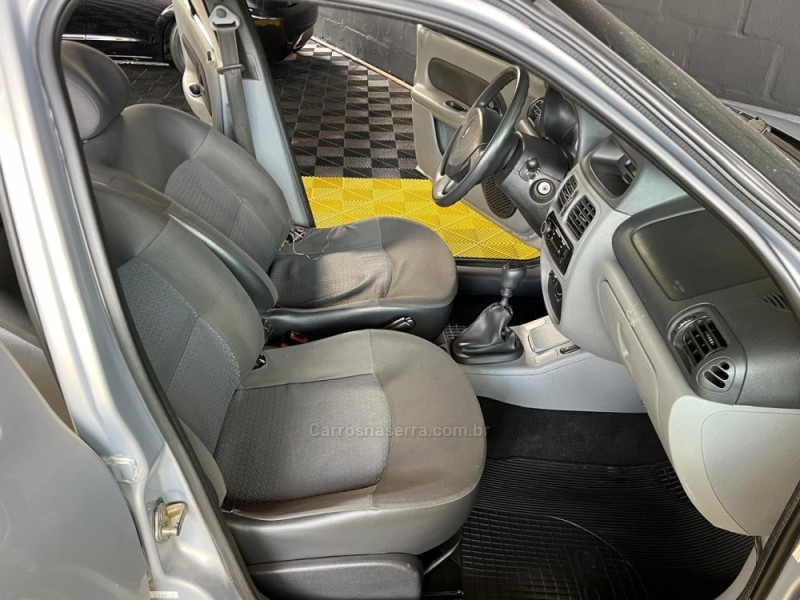 CLIO 1.0 EXPRESSION 16V FLEX 4P MANUAL - 2007 - CAXIAS DO SUL