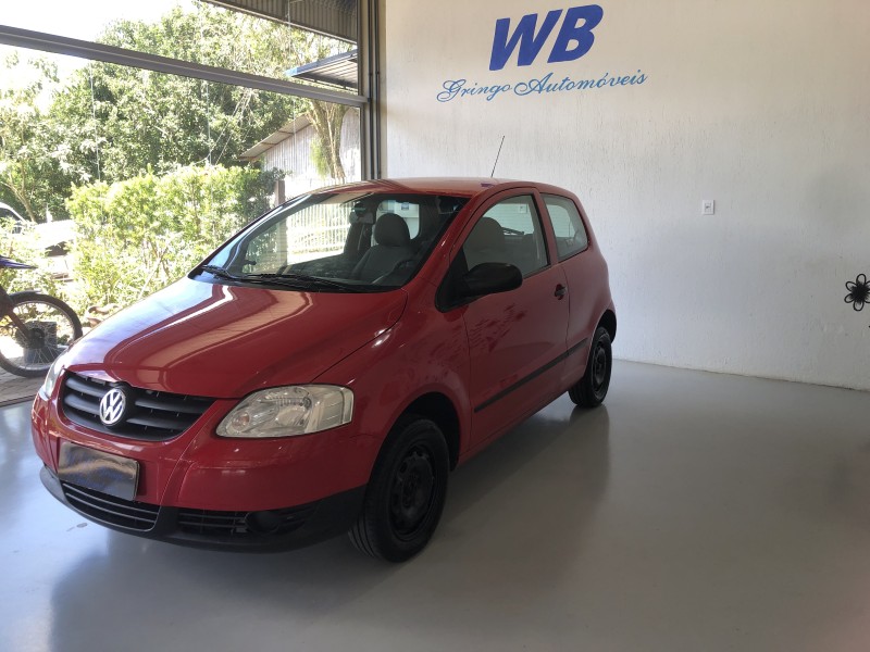 VOLKSWAGEN - FOX - 2007/2008 - Vermelha - R$ 22.800,00