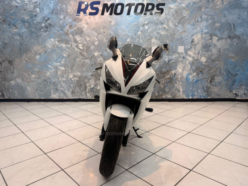 CBR 1000RR FIREBLADE - 2014 - CAXIAS DO SUL