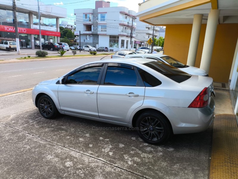 FOCUS 1.6 GLX SEDAN 16V FLEX 4P MANUAL - 2012 - GUAPORé