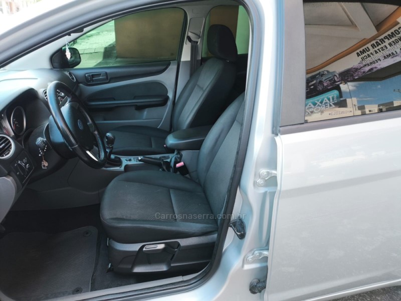 FOCUS 1.6 GLX SEDAN 16V FLEX 4P MANUAL - 2012 - GUAPORé