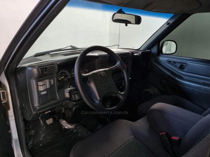 S10 2.2 MPFI STD 4X2 CS 8V GASOLINA 2P MANUAL - 2000 - VACARIA