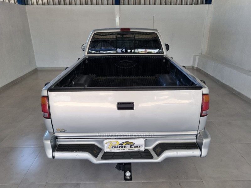 S10 2.2 MPFI STD 4X2 CS 8V GASOLINA 2P MANUAL - 2000 - VACARIA