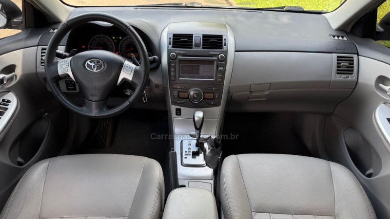 COROLLA 1.8 XEI 16V GASOLINA 4P AUTOMÁTICO - 2014 - DOIS IRMãOS