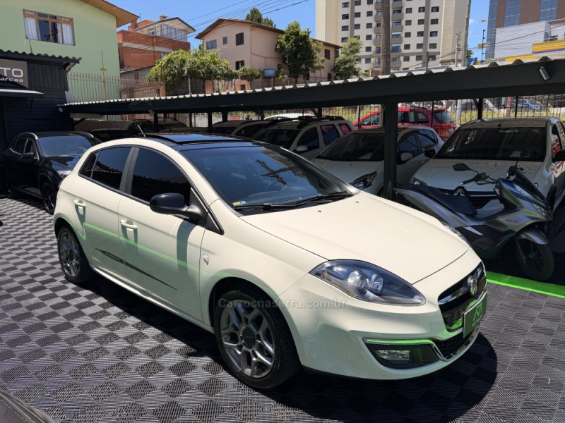 bravo 1.8 blackmotion 16v flex 4p automatizado 2016 caxias do sul