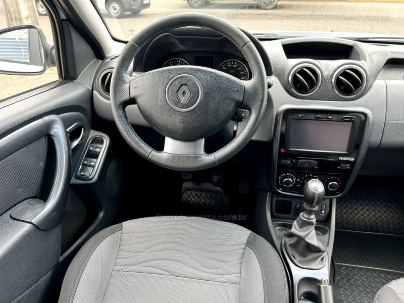 DUSTER 2.0 DYNAMIQUE 4X2 16V FLEX 4P MANUAL - 2015 - NOVO HAMBURGO