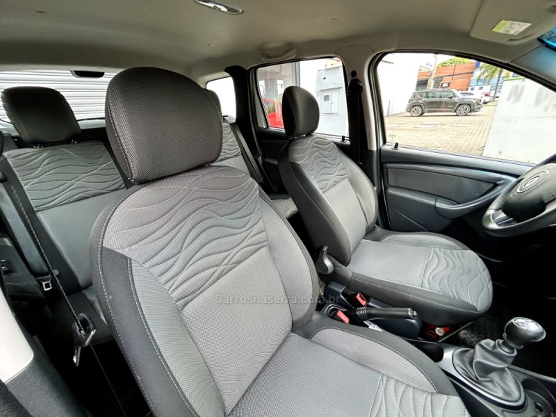 DUSTER 2.0 DYNAMIQUE 4X2 16V FLEX 4P MANUAL - 2015 - NOVO HAMBURGO