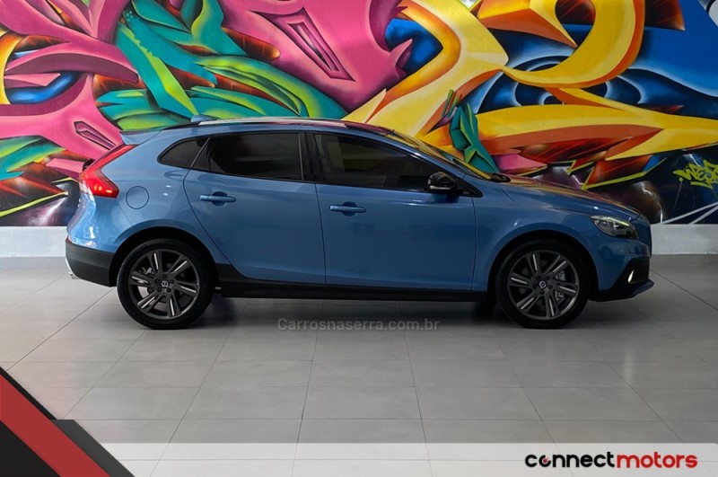 V40 2.0 T5 CROSS COUNTRY AWD TURBO GASOLINA 4P AUTOMÁTICO - 2016 - BENTO GONçALVES
