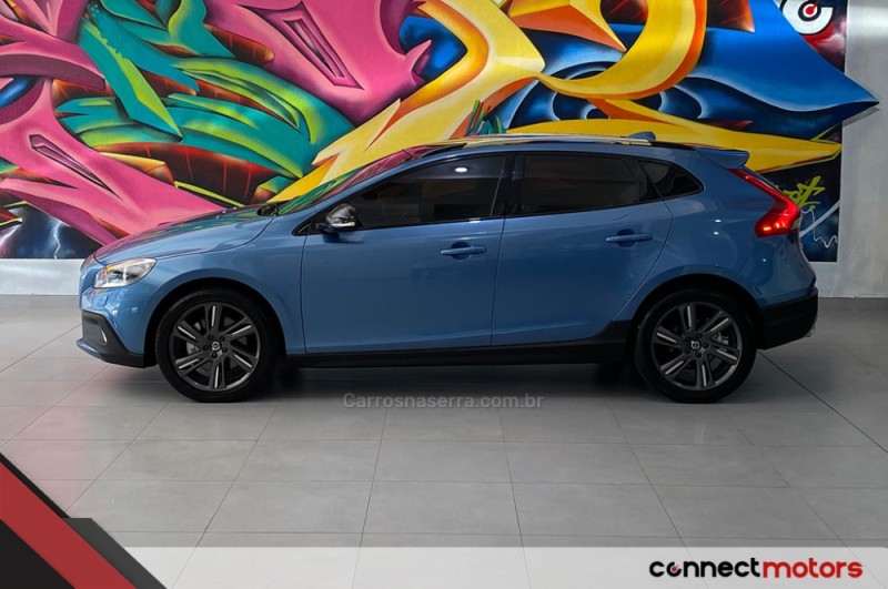 V40 2.0 T5 CROSS COUNTRY AWD TURBO GASOLINA 4P AUTOMÁTICO - 2016 - BENTO GONçALVES