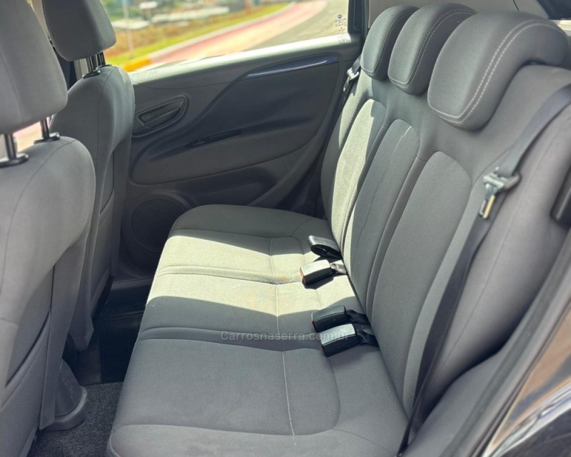 PUNTO 1.4 ATTRACTIVE 8V FLEX 4P MANUAL - 2014 - VACARIA