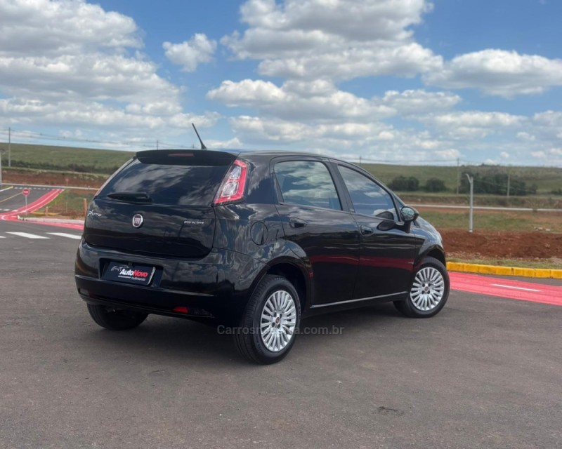 PUNTO 1.4 ATTRACTIVE 8V FLEX 4P MANUAL - 2014 - VACARIA