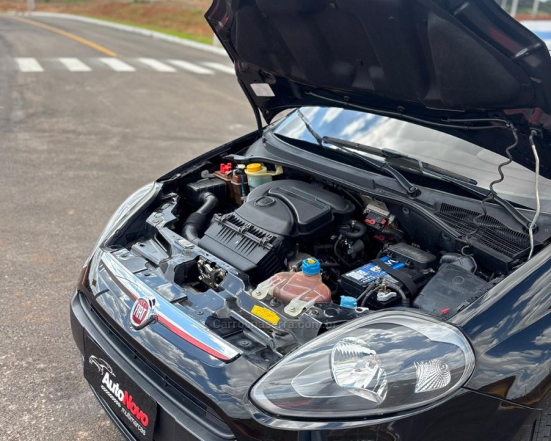 PUNTO 1.4 ATTRACTIVE 8V FLEX 4P MANUAL - 2014 - VACARIA