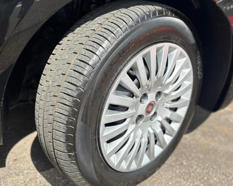 PUNTO 1.4 ATTRACTIVE 8V FLEX 4P MANUAL - 2014 - VACARIA