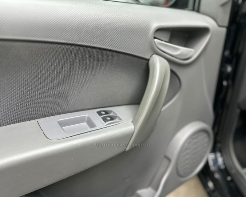 PALIO 1.0 MPI ATTRACTIVE 8V FLEX 4P MANUAL - 2015 - VACARIA