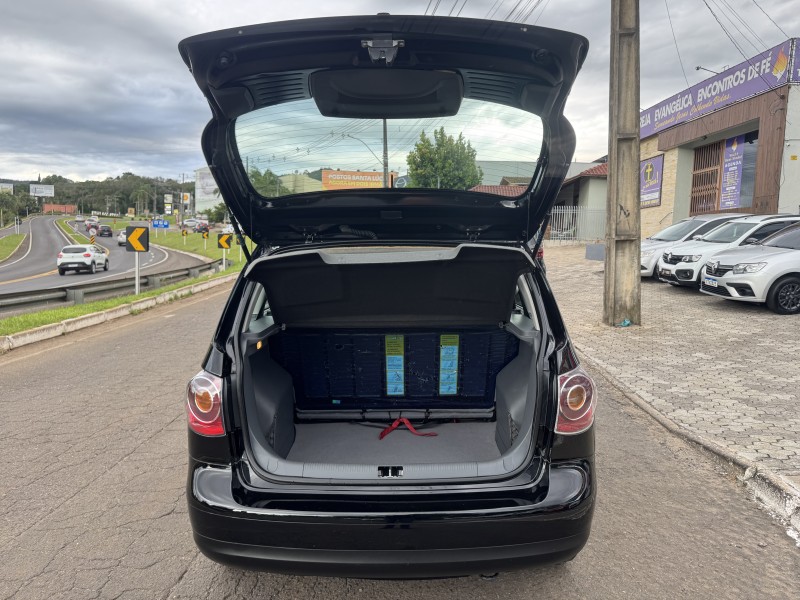 SPACEFOX 1.6 MI TREND 8V FLEX 4P MANUAL - 2010 - DOIS IRMãOS