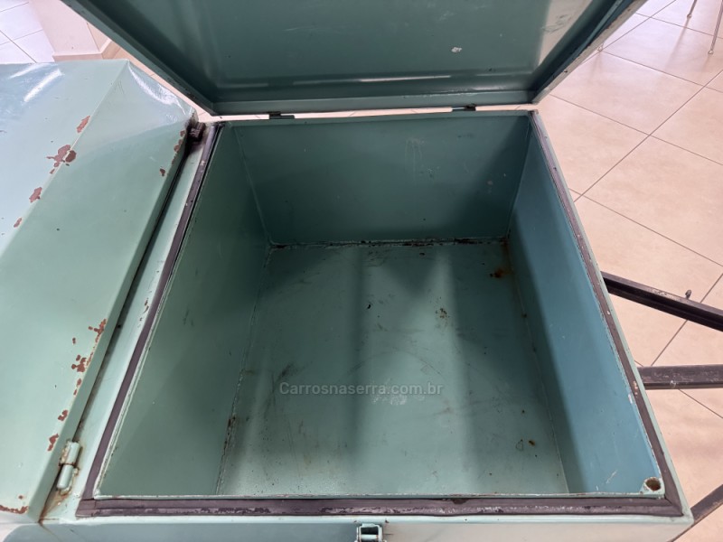 REBOQUE BAU - 1977 - FLORES DA CUNHA