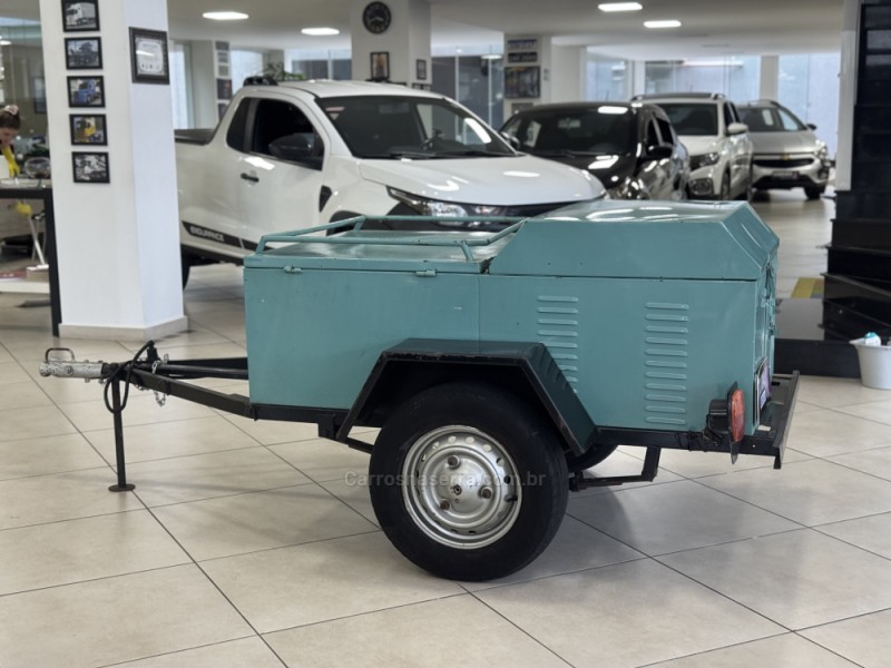 REBOQUE BAU - 1977 - FLORES DA CUNHA