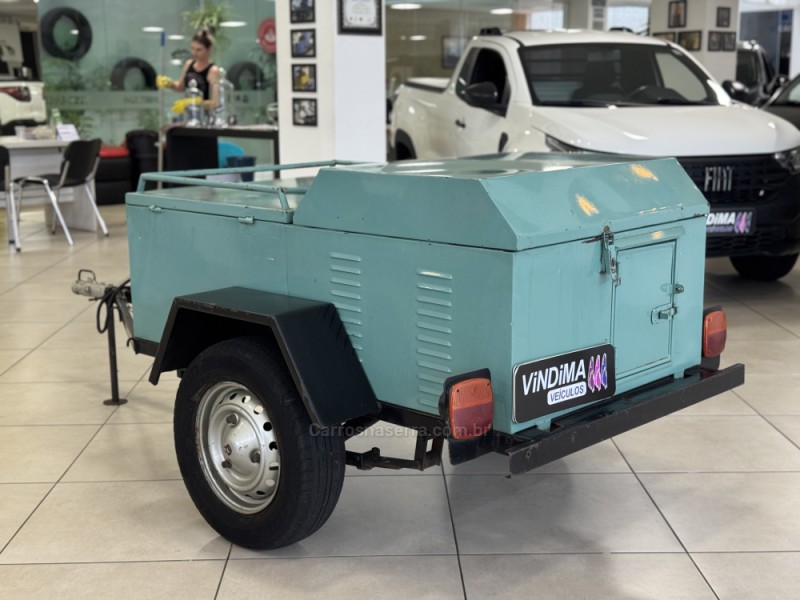 REBOQUE BAU - 1977 - FLORES DA CUNHA