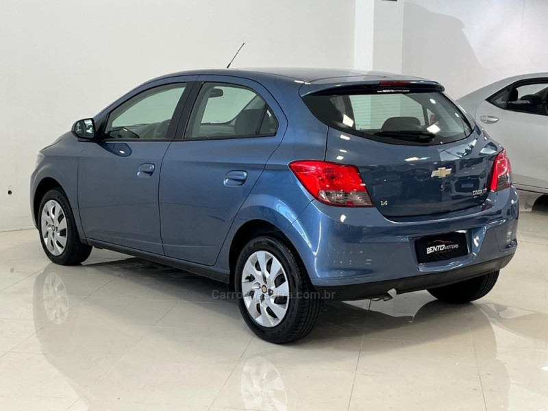 ONIX 1.4 MPFI LT 8V FLEX 4P MANUAL - 2015 - BENTO GONçALVES