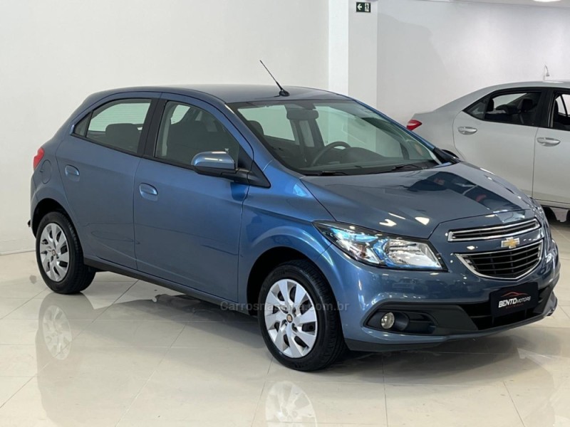 ONIX 1.4 MPFI LT 8V FLEX 4P MANUAL - 2015 - BENTO GONçALVES