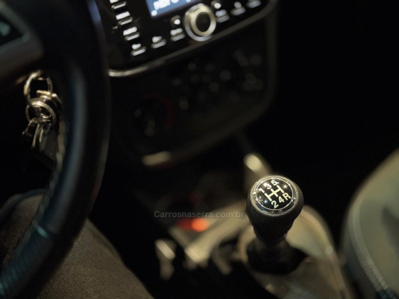 PUNTO 1.4 ATTRACTIVE 8V FLEX 4P MANUAL - 2015 - FARROUPILHA