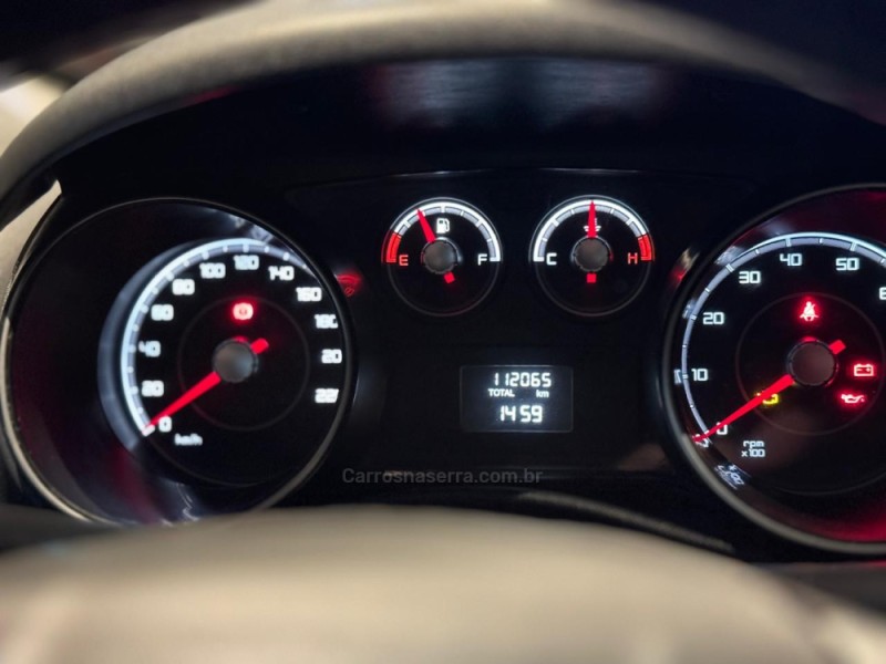 PUNTO 1.4 ATTRACTIVE 8V FLEX 4P MANUAL - 2015 - FARROUPILHA