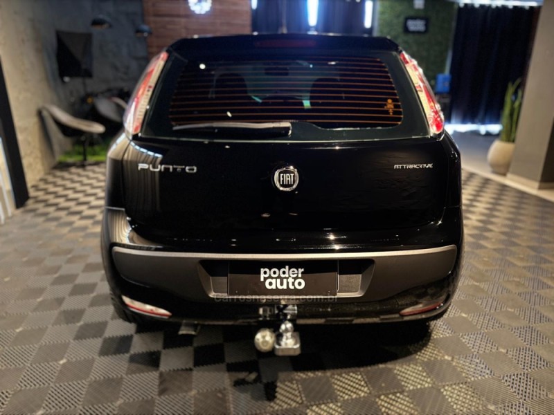 PUNTO 1.4 ATTRACTIVE 8V FLEX 4P MANUAL - 2015 - FARROUPILHA