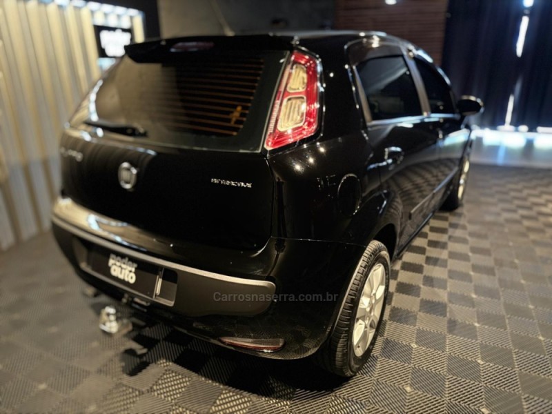 PUNTO 1.4 ATTRACTIVE 8V FLEX 4P MANUAL - 2015 - FARROUPILHA
