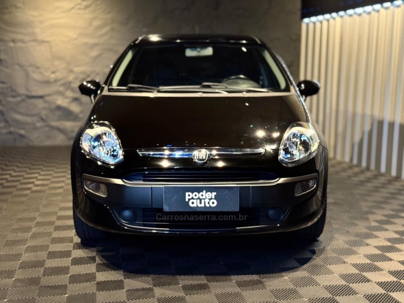 PUNTO 1.4 ATTRACTIVE 8V FLEX 4P MANUAL - 2015 - FARROUPILHA