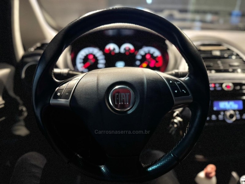 PUNTO 1.4 ATTRACTIVE 8V FLEX 4P MANUAL - 2015 - FARROUPILHA