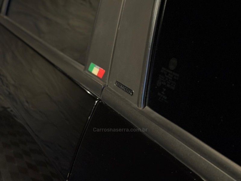 PUNTO 1.4 ATTRACTIVE 8V FLEX 4P MANUAL - 2015 - FARROUPILHA