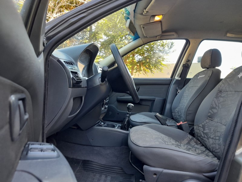 PALIO 1.8 MPI ADVENTURE WEEKEND 8V GASOLINA 4P MANUAL - 2009 - FARROUPILHA