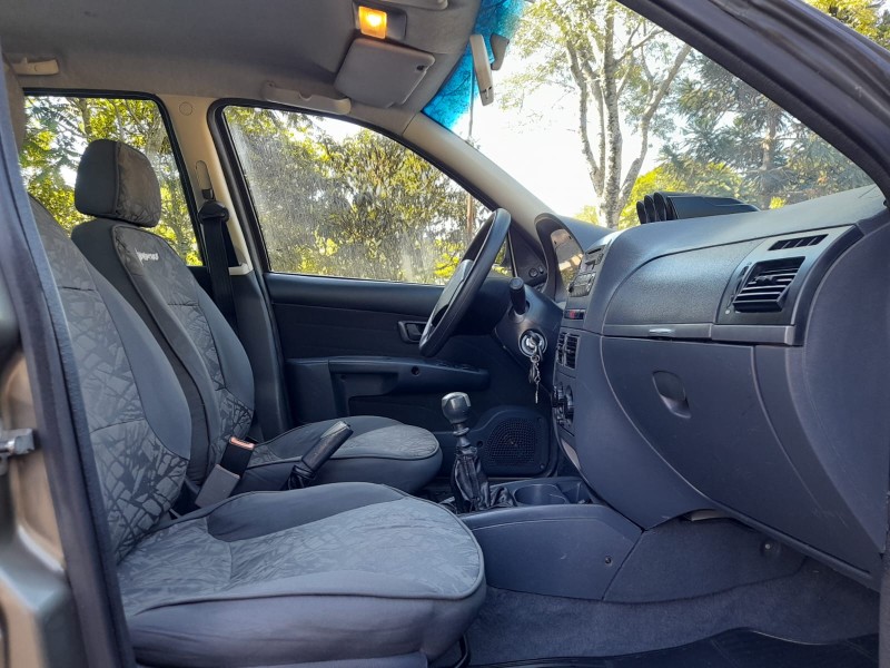 PALIO 1.8 MPI ADVENTURE WEEKEND 8V GASOLINA 4P MANUAL - 2009 - FARROUPILHA